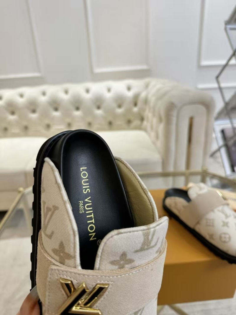 l0vis Vvtt0n slippers